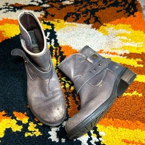 Rocker Chick, BATA, moto boots!!